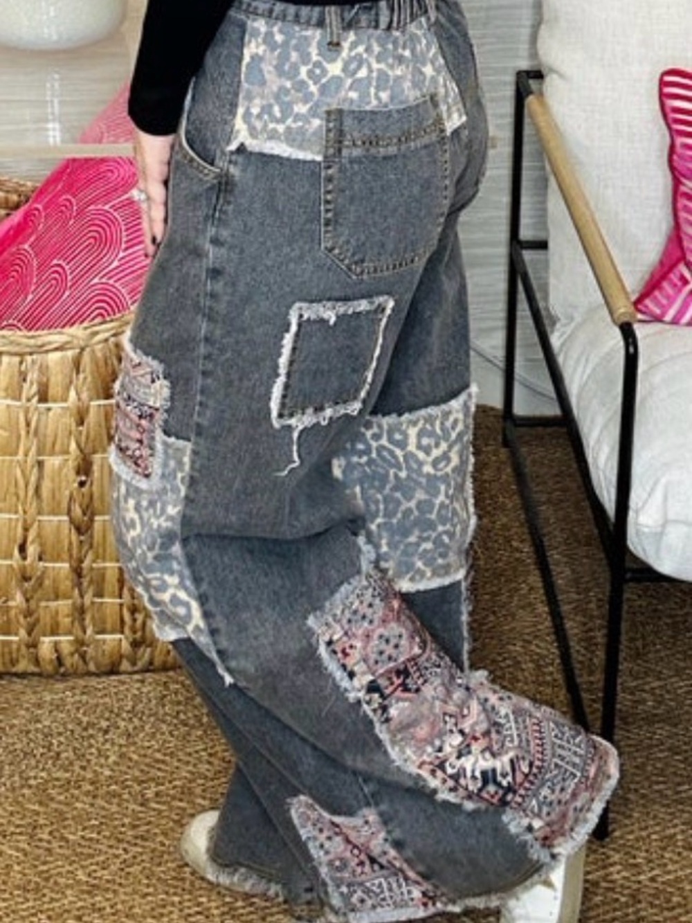 Wide-Leg Patchwork Jeans in Washed Black - Picture 2 of 2